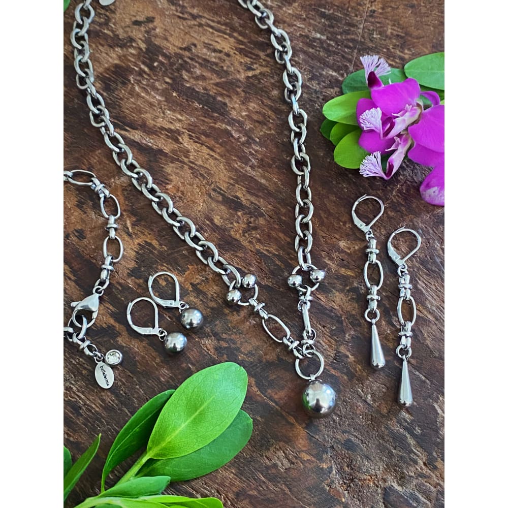 LOBERO CHARM CHOKER